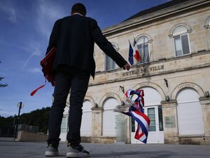 Adoption d'un nouveau statut de l'élu local pour répondre à la crise des vocations