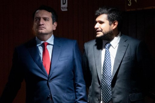 Misteriosos amparos a hijos de AMLO desatan acusaciones de ‘guerra sucia’