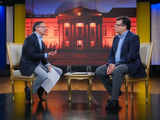 Choque Institucional: Petro Denuncia Censura tras Negativa de la CRC a su Alocución