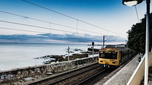 Queda de Catenária Interrompe Circulação na Linha de Cascais