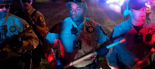 Gobierno de Trump declara ciudades de EE. UU. como "zonas de guerra" y despliega militares