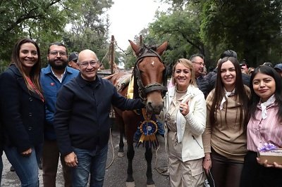 San Luis Potosí jubila caballos de tracción y dignifica a recolectores con entrega de motocarros