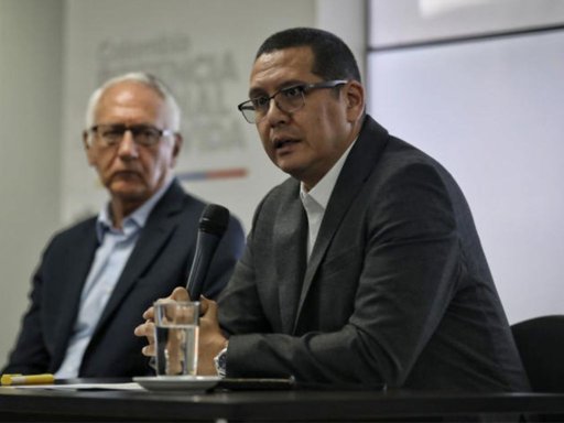 Renuncia el Superintendente de Salud en medio de la crisis del sector