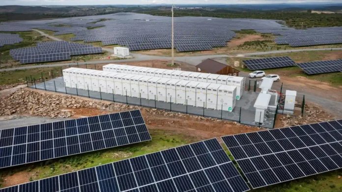 Galp investe em 74 MW de baterias para armazenamento de energia em Portugal e Espanha