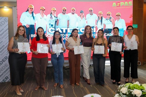 Gobernación de Santander reúne a alcaldes y gestoras sociales para fortalecer la articulación institucional