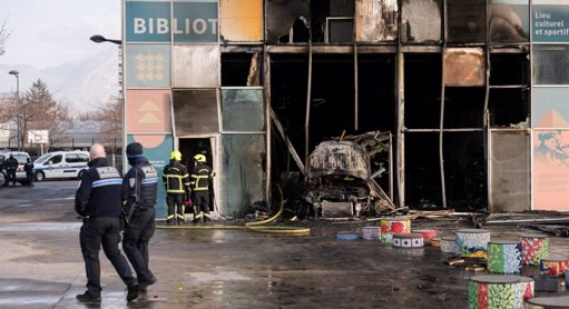 Bibliothèque Chantal-Mauduit incendiée : une solution temporaire mise en place