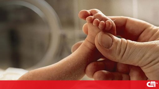 Bebé de 18 meses morre no Seixal em acidente durante a amamentação