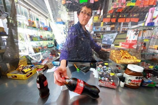 Industria refresquera frena inversiones ante inminente alza del IEPS