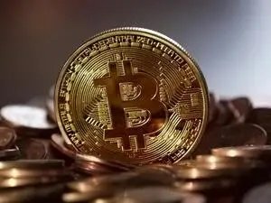 Dinámicas del Mercado de Bitcoin: Entre el 'Halving' y las Predicciones para 2026