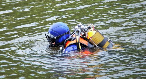 Vaste opération de secours à Grenoble après qu'un homme a sauté dans l'Isère