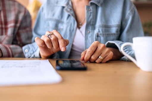 La suspension de la réforme des retraites, une concession à haut risque