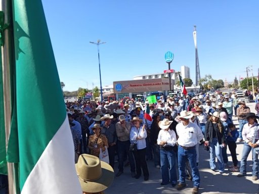 Agricultores protestan contra nueva Ley de Aguas por temor a perder derechos y patrimonio