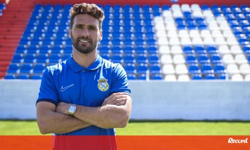 Sergi Gómez pode reforçar Alverca após recuperar de lesão