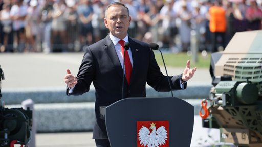 Novo presidente polaco veta apoios a refugiados ucranianos e financiamento da Starlink