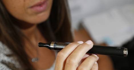 Budget 2026 : le gouvernement s'attaque au vapotage avec une nouvelle taxe et une interdiction de la vente en ligne
