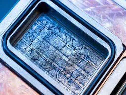 Microsoft explora chips con "venas" internas para enfriar la próxima generación de IA