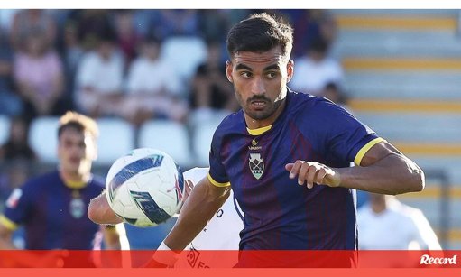 GD Chaves e Feirense Anulam-se em Duelo Intenso com Intervenção do VAR