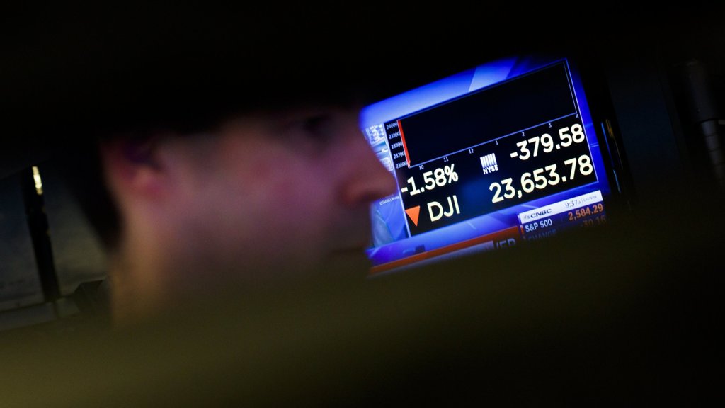 Wall Street Encerra Semana em Alta com Nasdaq a Atingir Novo Máximo