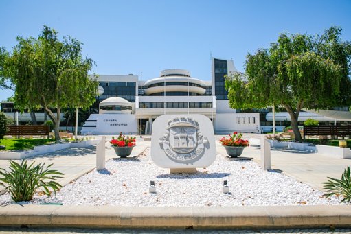 Albufeira Doa Autocarros e Ambulâncias à Ilha do Sal em Cabo Verde