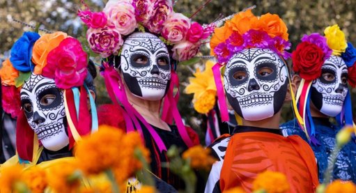 El Día de Muertos se afianza en Bogotá con un gran festival cultural y gastronómico
