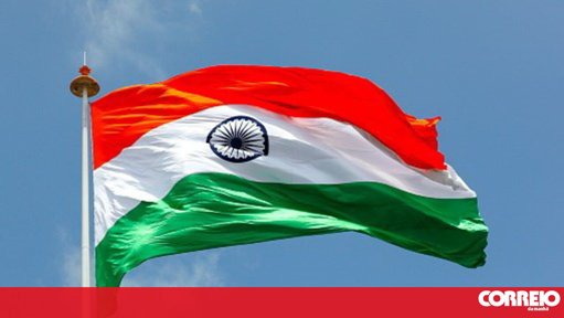 Imposição de Tarifas Punitivas à Índia por Compra de Petróleo Russo