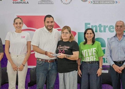 DIF Coahuila y Alcaldía de Monclova entregan lentes gratuitos para mejorar la salud visual