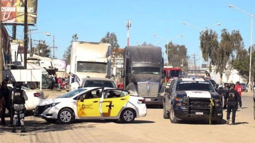 Ataque armado a taxi cerca del aeropuerto de Tijuana deja un muerto