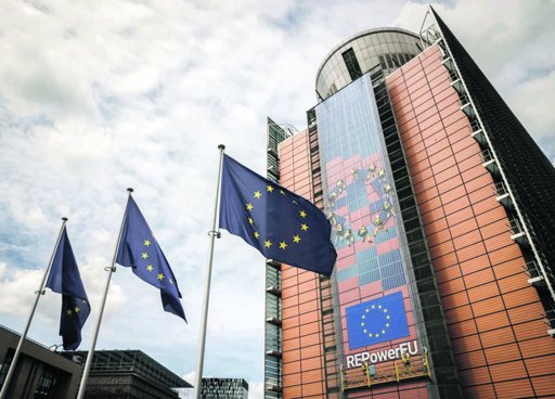 União Europeia Avança com Vaga de Regulação Digital para Reforçar Cibersegurança