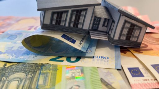 Apoio Extraordinário à Renda Enfrenta Atrasos e Falhas nos Pagamentos