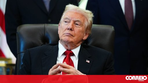 Política Tarifária de Trump Enfrenta Teste Decisivo no Supremo Tribunal