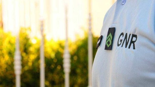 Incêndio transfronteiriço reativa-se em Chaves e provoca corte da Autoestrada 24