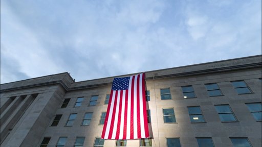 EUA Lançam Ataque em Larga Escala contra o Estado Islâmico na Síria