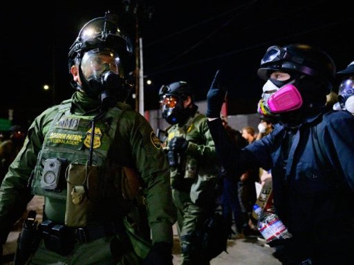 Trump Pide Encarcelar a Líderes de Chicago por Oposición a Redadas Migratorias