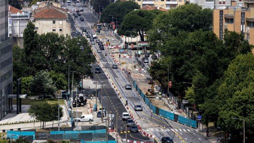 Suspensão das Obras do Metrobus Agita Campanha Autárquica no Porto