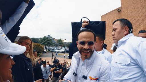 Abelardo de la Espriella se consolida como 'outsider' de derecha con masiva recolección de firmas