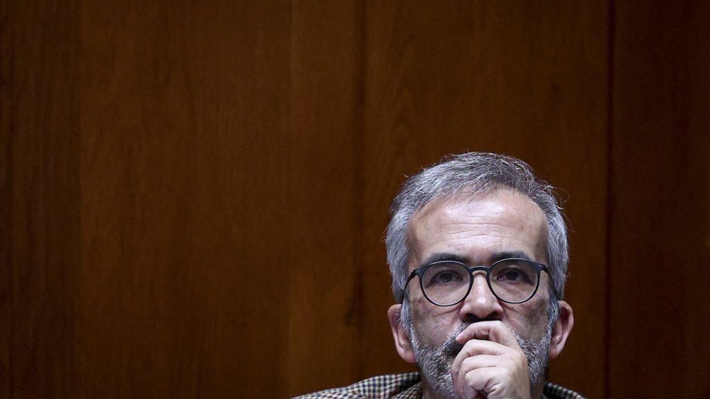 Acordo Tarifário entre UE e EUA Fixa Taxas em 15% e Gera Reações Mistas