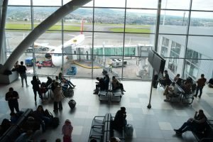 Aeropuerto Matecaña se consolida como terminal clave con récord de pasajeros y expansión internacional