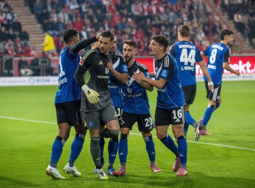 Fábio Vieira expulso e lesionado em noite infeliz na Bundesliga