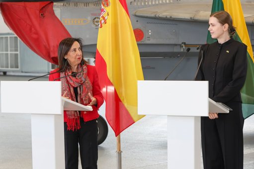 Lituania pide a España autorización para que sus cazas puedan derribar drones rusos