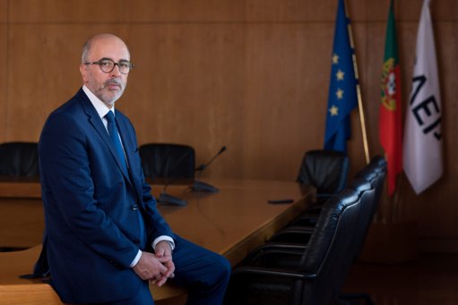 Tarifas Globais Pressionam Economia e Empresas Portuguesas