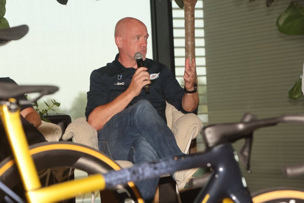 Remco Evenepoel Abandona a Volta a França Após Dificuldades nos Pirenéus