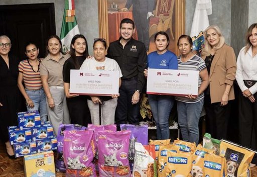 Alcalde de Matamoros entrega apoyos a refugios y rescatistas de mascotas