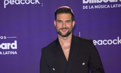 Clovis Nienow enfrenta una Navidad solitaria tras su ruptura con Aleska Génesis