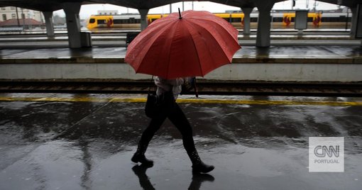 Portugal Continental Atingido por Tempestade Excecional com Milhares de Descargas Elétricas