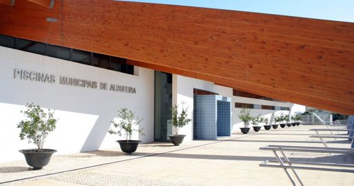 Alerta de Saúde Pública: Piscinas de Albufeira Encerradas por Deteção de Legionella