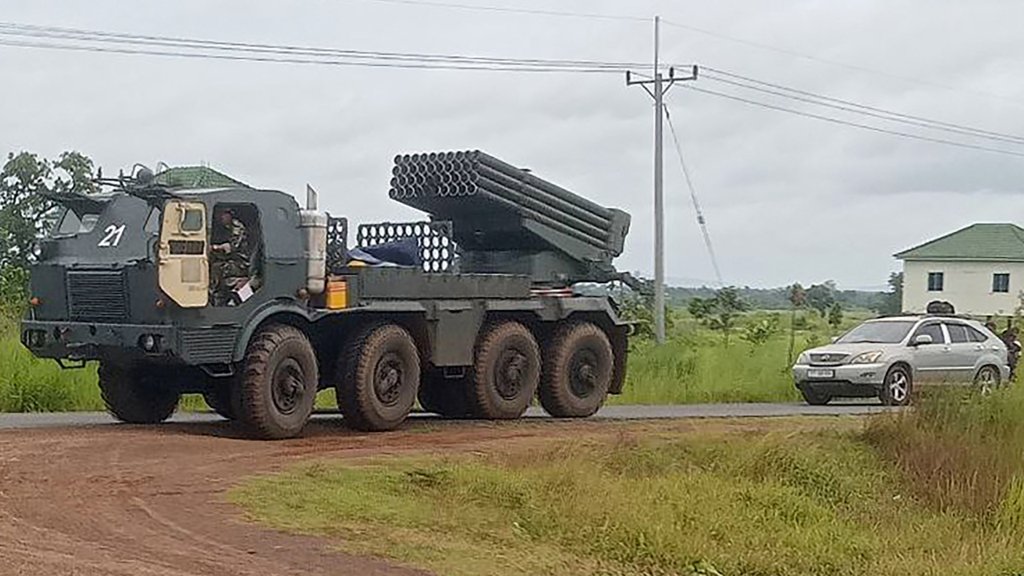 Conflito Fronteiriço entre Tailândia e Camboja Escala com Dezenas de Mortos