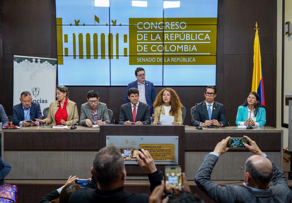 Colombia radica proyecto de ley para regular la Inteligencia Artificial