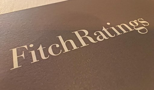 Fitch Rebaja Calificación de Colombia y Desata Efecto en Cascada sobre Empresas Clave