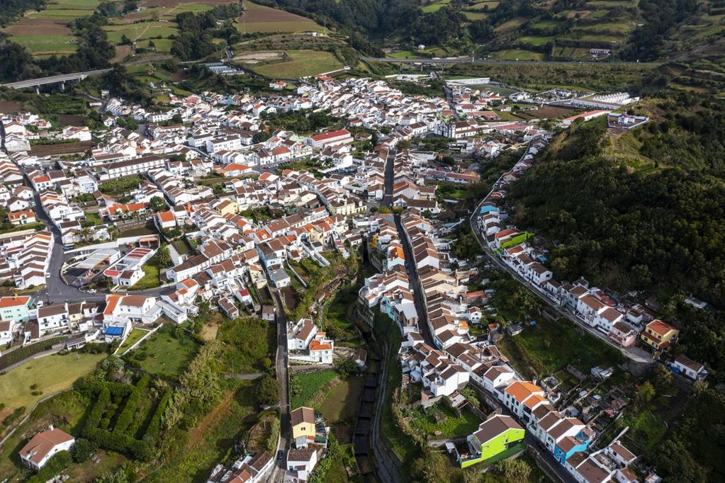 Colisão entre duas motas em São Miguel causa um morto e dois feridos