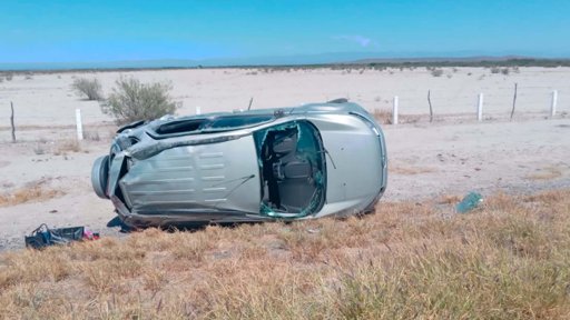 Mueren dos mujeres de la tercera edad en volcadura en la carretera Torreón-Saltillo